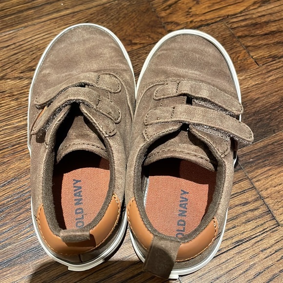 Toddler 8 Brown Sneakers - Picture 3 of 7